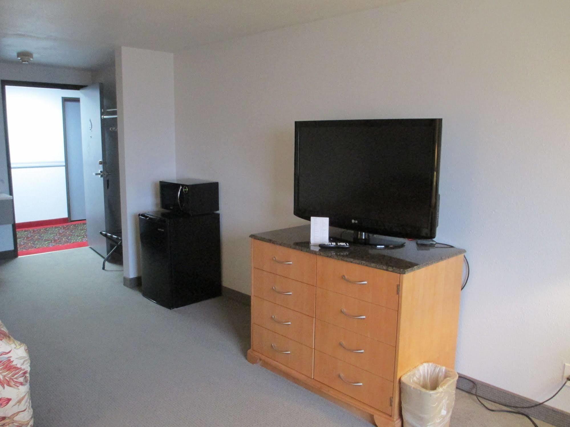 Americas Value Hotel 2*